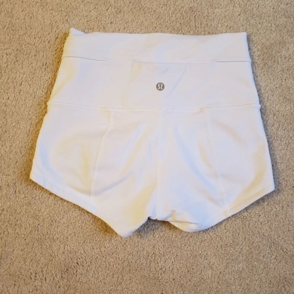 Lululemon Wunder Under Short - Picture 3 of 4